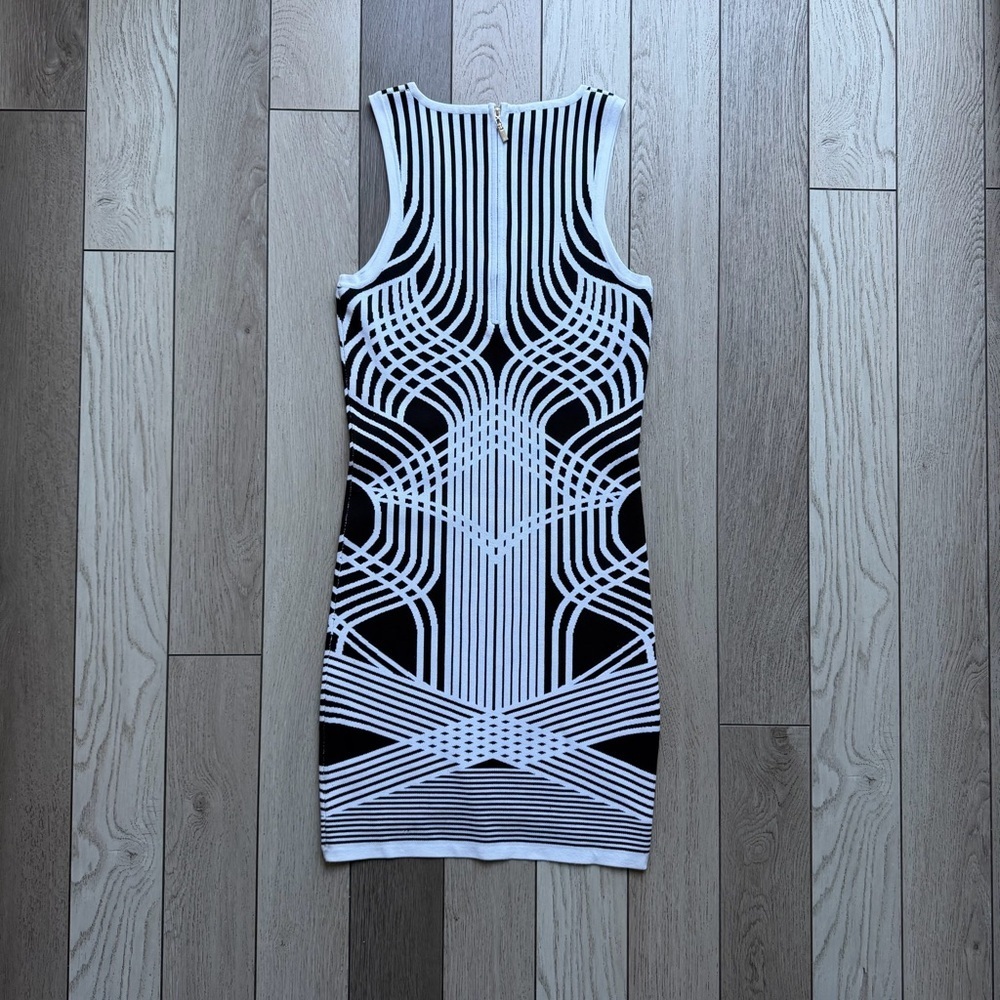 2B Bebe Monochrome Patterned Dress - Picture 2 of 7